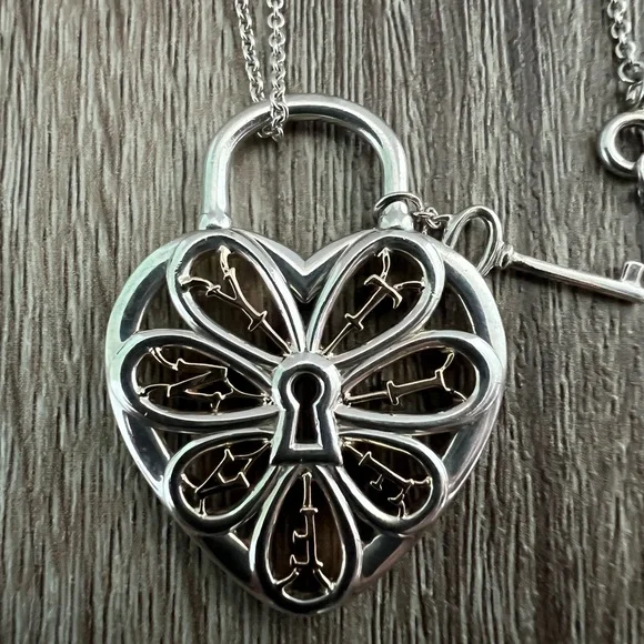 Tiffany &‎ Co. necklace